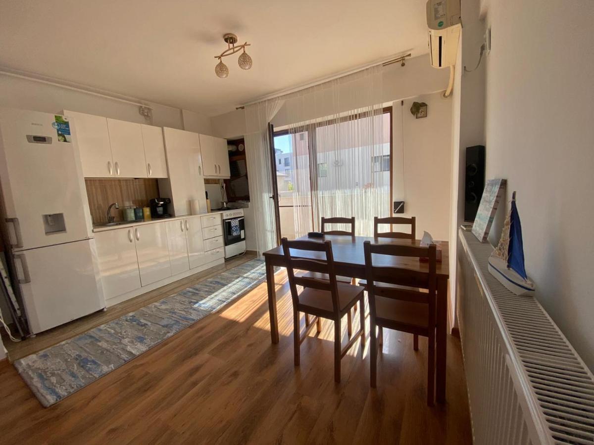 Sea La Vie Apartment Năvodari Екстериор снимка